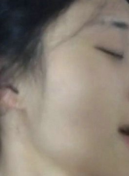 在镜头前面我们都很兴奋....虽然女友正脸入镜,但做完女友还身体潮红了呢...