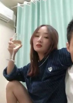 高颜值气质美女主播和炮友双人啪啪大秀 颜值高身边好姿势多 十分诱人