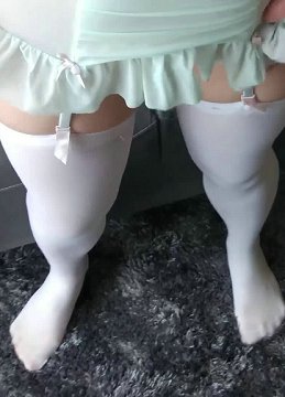 广州外企无毛美女主管又一次和领导家中肏逼自拍,鸡巴太长女上位时不敢完全坐下去,最后还被无套内射了!