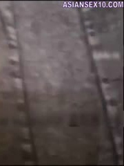 与小情人KTV玩脱衣舞后卫生间大战