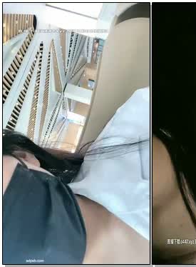 平台一姐就是牛,超劲爆推荐,人来人往的机场中小美女漏奶晒穴,厕所塞大黑牛自慰,约炮小帅哥驱车到酒店开房啪啪,干不过瘾还要