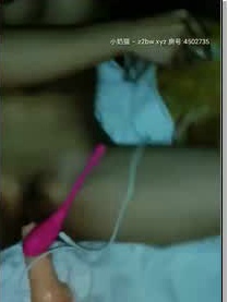 红发妹子翘起屁股手指爆菊,假吊插入自慰上位骑坐