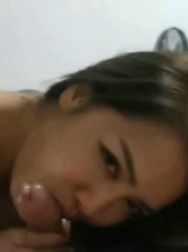 长髮正妹舔棒棒,还不停对我抛媚眼,我快受不了了!