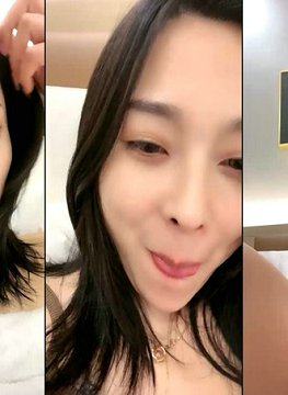 舌钉酷酷兔牙妹妹!特别阴蒂长得像屌!撸起来被炮友一顿摸,刚刮的毛肥阴唇,手指猛扣骚穴
