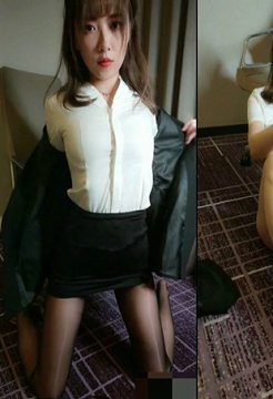 【斗鱼女神土豪流出】超美女神『小女巫露娜』土豪定制私拍流出 极品OL装黑丝露毛 字裤闪露阴唇