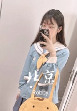【反差萝莉】北京嫩模“Robby” 天然白虎巨美骚货~私拍流出
