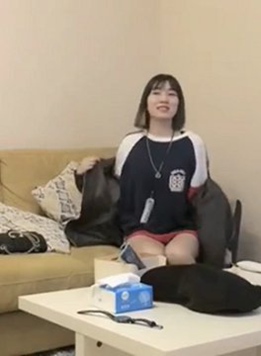 金三角猎艳约了个短发黑衣萌妹子啪啪