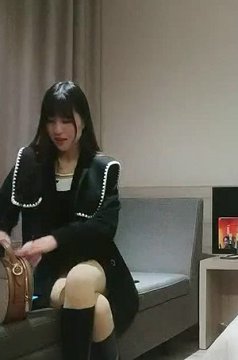周末22岁幼师兼职 甜美乖巧 肤白貌美俏佳人 特写鲍鱼 淫水汪汪极其诱人 打桩机狂干不停