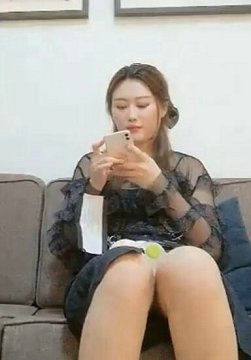 排骨哥叫了个肉肉身材的漂亮妹子舔逼口交上位侧位操