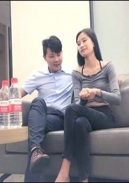 高颜值性感苗条身材妹子,穿上情趣装69口交舔弄上位骑乘猛操
