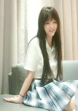 好美JK装大奶美妞 聊聊天扎起双马尾,舔屌摸逼拉着辫子后入,撞击啪啪搞完一炮又一炮