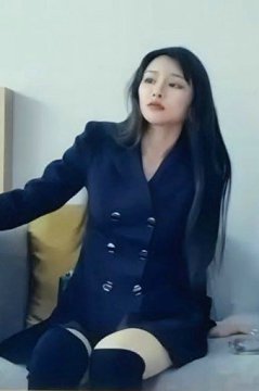 高颜值性感黑衣妹子啪啪穿情趣装舔弄上位骑乘猛操