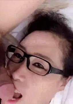 小雄同学和他骚货丈母娘老师高跟丝足口活足交