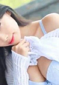 极品颜值女神的精品写真!让都许多男孩招架不住!