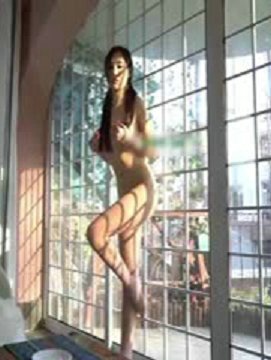 极品巨乳嫩模网红露三点撅屁屁露鲍鱼
