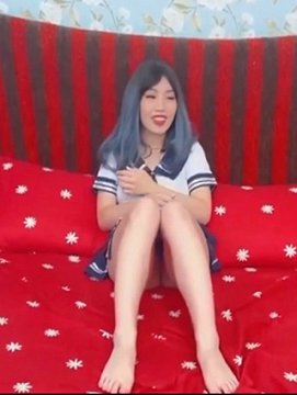 天然美乳现役女大生极其害羞的她第一次尝试3P,男人碰到她的身体会莫名的兴奋…