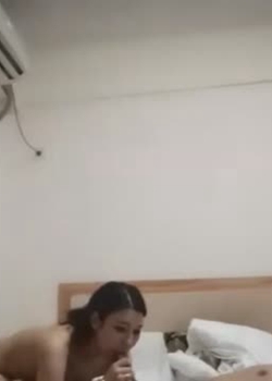 1哥全国探花约约了个白裙少妇,沙发口交后入舔背乳推猛操呻吟