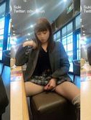 国产CD系列伪娘小薰女装商场人来人往的餐厅里露出撸射仙女棒