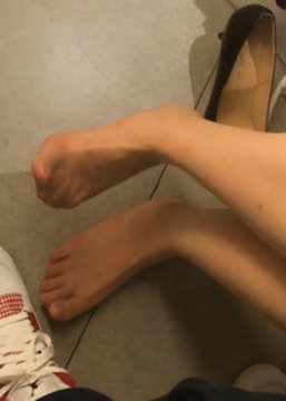 【网曝门事件】优衣库2019口爱版 江大超高颜值校花商场试衣间跪舔口交 人美逼浪太招操 高清1080P原版无水印