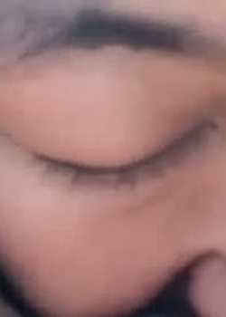 【车震】路边捡到的一个拜金少妇 2千元和我玩车震加口活 小树林撒尿再裹鸡巴啪啪 准备把视频发给她老公
