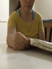 一对一私人吉它老师上门教授眼镜良家妇女弹琴休息时间挑逗她强行扒光啪啪内射妇女屁股真肥国语对白1080P原版