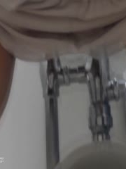 最新流出成人高校女卫系列连拍大学生妹子方便这期有意思妹子干燥拉不出来用手挤肛门才拉出来排卵期分泌物扯好长