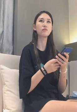 黑色宽松T恤超短裙小姐姐这风情顶不住立马让人鸡巴硬邦邦 大长腿跨坐在鸡巴上起伏套弄娇吟连连射