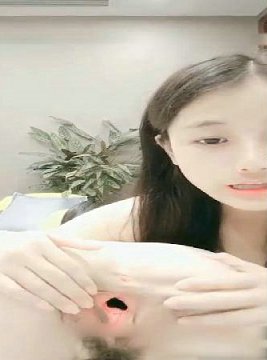 清纯似水颜值超高的俩闺蜜姐妹,绝世美腿蜜臀和尤物般的身材