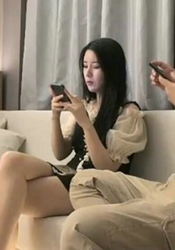 小胖哥酒店约炮扛起腿一顿抽插 女孩被干的受不了