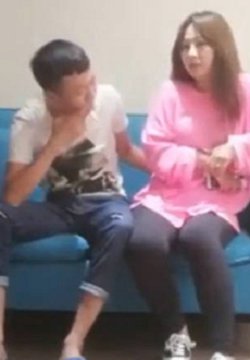 酒店约炮巨乳人妻 换上性情趣黑丝 振动棒调情