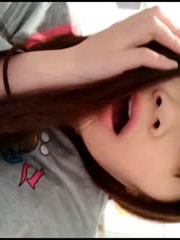 真实记录-美乳漂亮的年轻美女和男友瞒着父母私自同居肏操性爱自拍流出,2人边干还边讨论什幺时间结婚!