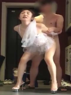 呻吟超刺激婚礼出门前模特身材新娘被前男友爆草,新郎在来的路上
