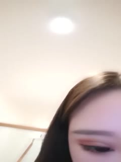 服务周到的小女人进门先冲个澡,给大哥舔舔鸡鸡,奶子很正揉着很爽,多体位抽插小骚逼,叫声就让你受不了