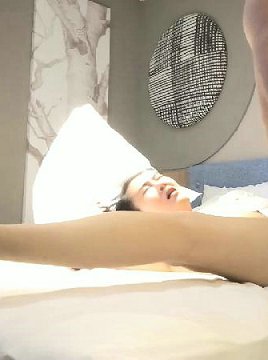 这个黑裙白嫩御姐真是太迷人了,身材又软又丰满,躺在床上大长腿笔直性感情慾沸腾啪啪,各种性爱姿势狂操