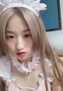 情趣女仆装!超嫩美少女!新人下海收费房,微毛粉嫩小穴,掰开特写超紧,没人操很可惜