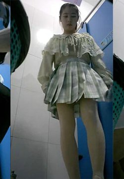 【奶茶店厕拍】潜入奶茶店女厕全景偷拍