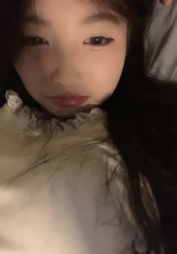 推荐!正宗大学生,宿舍偷偷脱光,【摇摇瑶】,随着道具的插入,身体不自主的颤抖起来,紧张刺激,强烈推荐!