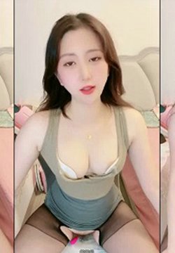 【高颜值自慰】绝顶尤物御姐女神琪琪下海!身材丰满【9分超高颜值又甜美】撸点极高!跳蛋 下面好痒好难受!连续喷水多次 镜头都喷到了-1