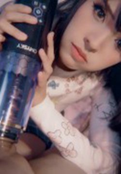 漂亮女孩 + 自慰器 = 强烈高潮!