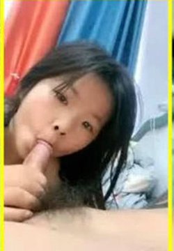 穿黑丝的小母狗露脸让渣男玩弄,道具玩弄骚逼抽插手抠,口交大鸡巴,不带套就开草,内射中出好刺激不要错过