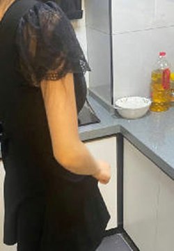 厨房爆操兄弟老婆